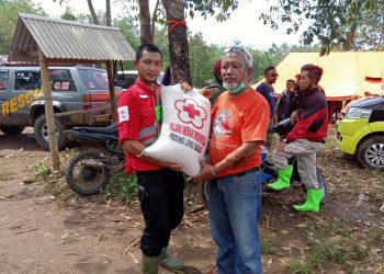 Bantuan PMI Provinsi Jawa Barat Kepada Korban Banjir Bandang di Kab. Garut dan Kab. Tasikmalaya