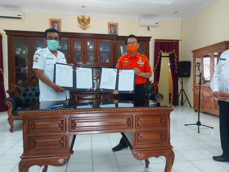 PMI Provinsi Jawa Barat Dan BPBD Provinsi Jawa Barat Tandatangani Perjanjian Kerjasama Tentang Penanggulangan Bencana Di Provinsi Jawa Barat