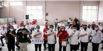 Penyerahan Perlengkapan Oprasional Virtual Meeting dan Penghargaan Kepada DDS 75 Kali Kepada  PMI Kabupaten/Kota se-Jawa Barat