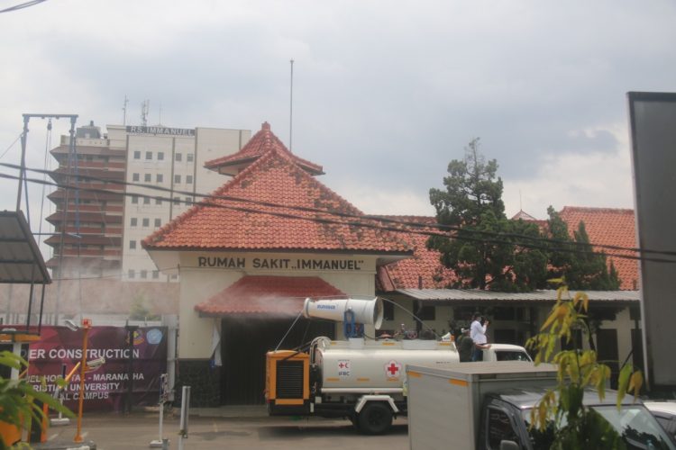 Giat Penyemprotan Disinfektan oleh PMI Provinsi Jawa Barat, Polrestabes Kota Bandung dan Eco Enzyme di Bandung
