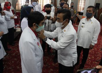 Ketua PMI Provinsi Jawa Barat Melantik Pengurus PMI Kota Cirebon Periode 2021-2026