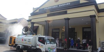 PMI PROVINSI JAWA BARAT GENCAR LAKUKAN GIAT PENYEMPROTAN DISINFEKTAN